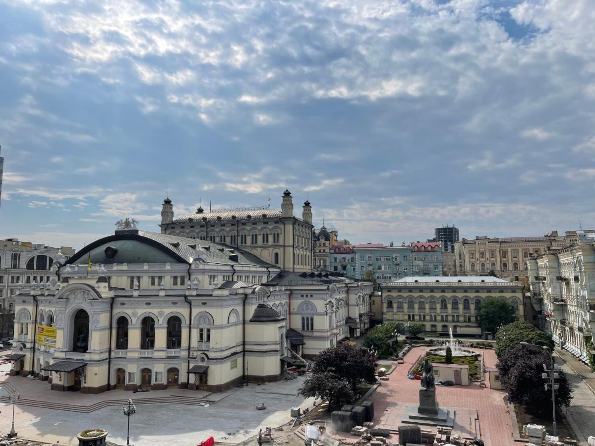 Amazing Opera View Appartement Kiev Buitenkant foto